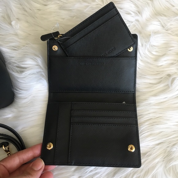 Last one❗️MK Carryall Tote/Crossbody&wallet - Picture 8 of 8